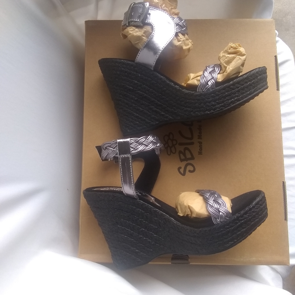 NWB Sbicca Cleo Wedges